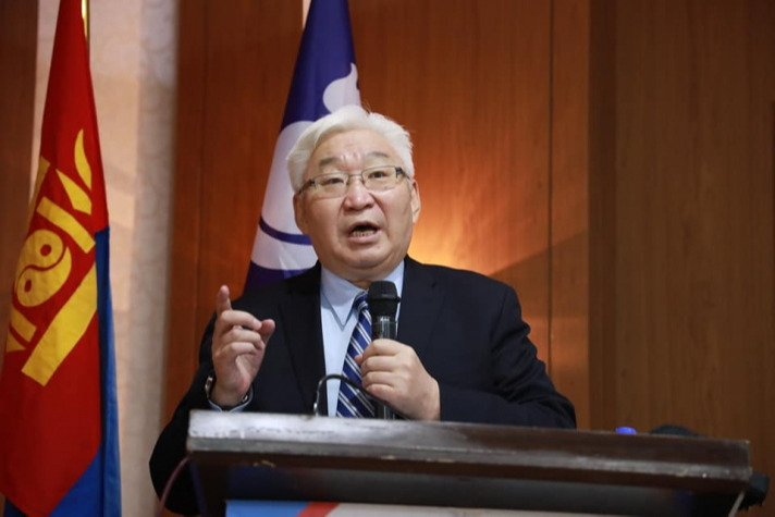 Хотын дарга асан  Э.Бат-Үүл:   МАН-ыг татан буулгах тухай Ерөнхийлөгч Х.Баттулгын зарлиг хүчин төгөлдөр хэвээрээ байгаа.Энэ зарлигийг хэрэгжүүлэхийг шүүхээс шаардаж жагсаал зохион байгуулна